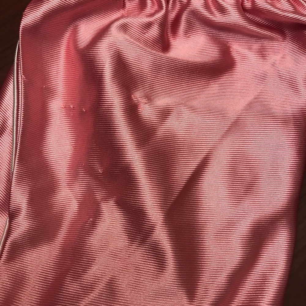 Single layer pink athletic shorts - Picture 3 of 3